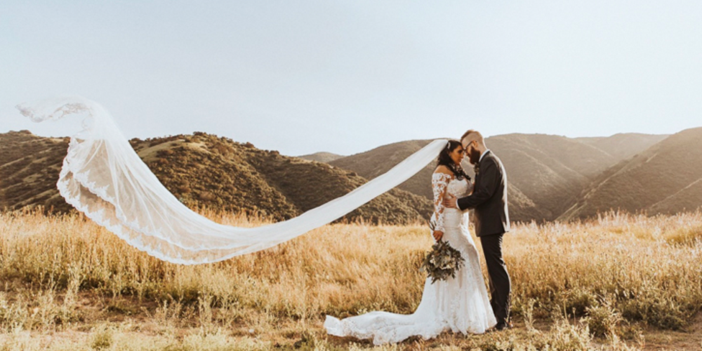 Latest Wedding Album Trends The MustHave Features for Your Album